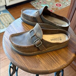 White Mountain 🤎 Bueno leather clogs size 8 nwot